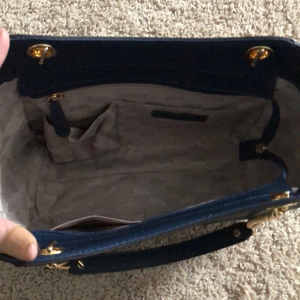Michael Kors Navy Saffiano Jet Set Travel Tote - Picture 2 of 4